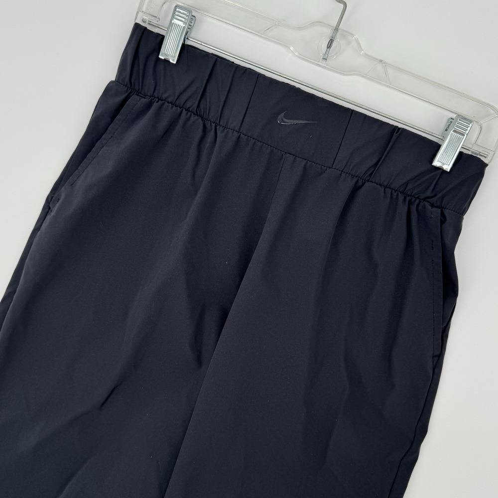 Nike‎ Women's Black Nylon Jogger Pants Small Athletic Stretch Pockets Sport Gym